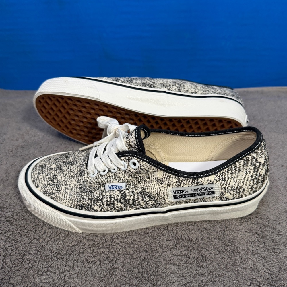 Vans authentic 44 D
Brand new